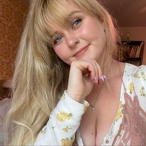 Meet your Posher, Chloe